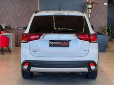 MITSUBISHI OUTLANDER 2.2 4X4 16V 2016/2016 AUTOGRIF MOTORS CAMPO BOM / Carros no Vale