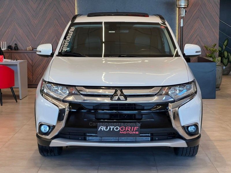 MITSUBISHI OUTLANDER 2.2 4X4 16V 2016/2016 AUTOGRIF MOTORS CAMPO BOM / Carros no Vale MITSUBISHI OUTLANDER 2.2 4X4 16V 2016/2016 AUTOGRIF MOTORS CAMPO BOM / Carros no Vale