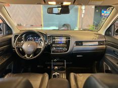 MITSUBISHI OUTLANDER 2.2 4X4 16V 2016/2016 AUTOGRIF MOTORS CAMPO BOM / Carros no Vale