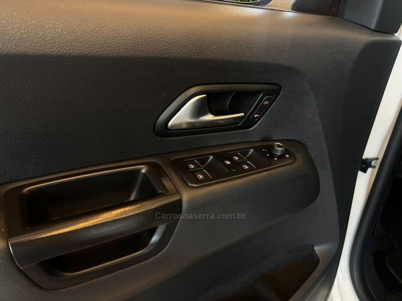 VOLKSWAGEN AMAROK 3.0 V6 TDI HIGHLINE CD 4MOTION 2022/2023 AUTOGRIF MOTORS CAMPO BOM / Carros no Vale VOLKSWAGEN AMAROK 3.0 V6 TDI HIGHLINE CD 4MOTION 2022/2023 AUTOGRIF MOTORS CAMPO BOM / Carros no Vale