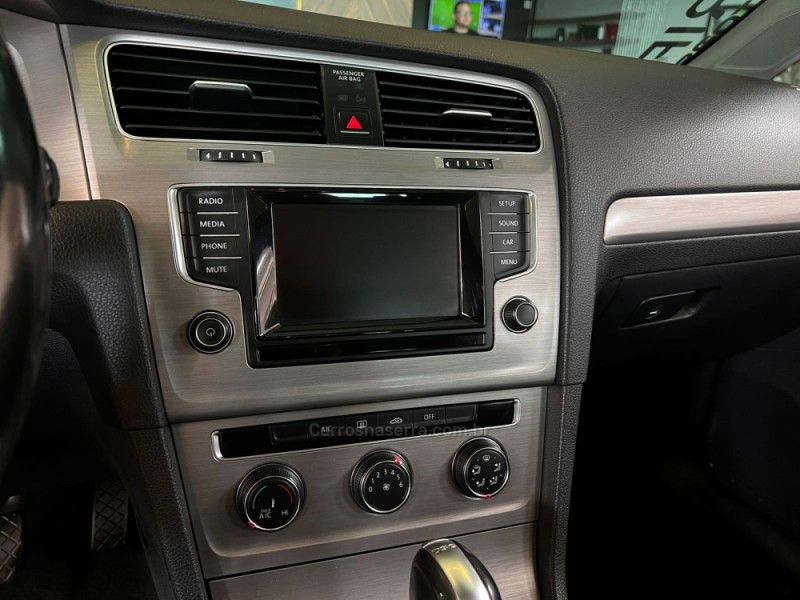 VOLKSWAGEN GOLF 1.4 TSI COMFORTLINE 16V 2014/2015 AUTOGRIF MOTORS CAMPO BOM / Carros no Vale