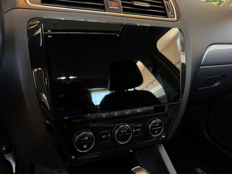 VOLKSWAGEN JETTA 1.4 16V TSI COMFORTLINE TIPTRONIC 2017/2017 AUTOGRIF MOTORS CAMPO BOM / Carros no Vale VOLKSWAGEN JETTA 1.4 16V TSI COMFORTLINE TIPTRONIC 2017/2017 AUTOGRIF MOTORS CAMPO BOM / Carros no Vale