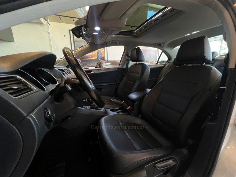 VOLKSWAGEN JETTA 1.4 16V TSI COMFORTLINE TIPTRONIC 2017/2017 AUTOGRIF MOTORS CAMPO BOM / Carros no Vale VOLKSWAGEN JETTA 1.4 16V TSI COMFORTLINE TIPTRONIC 2017/2017 AUTOGRIF MOTORS CAMPO BOM / Carros no Vale