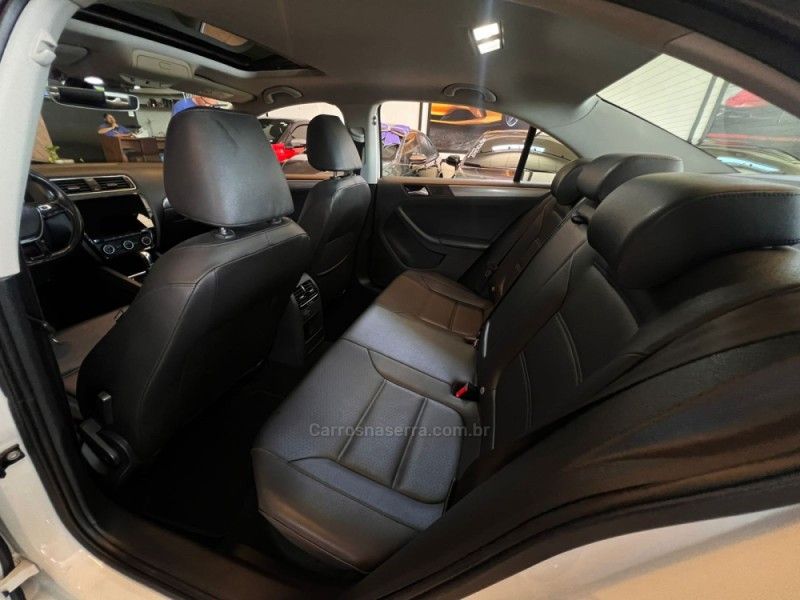 VOLKSWAGEN JETTA 1.4 16V TSI COMFORTLINE TIPTRONIC 2017/2017 AUTOGRIF MOTORS CAMPO BOM / Carros no Vale VOLKSWAGEN JETTA 1.4 16V TSI COMFORTLINE TIPTRONIC 2017/2017 AUTOGRIF MOTORS CAMPO BOM / Carros no Vale