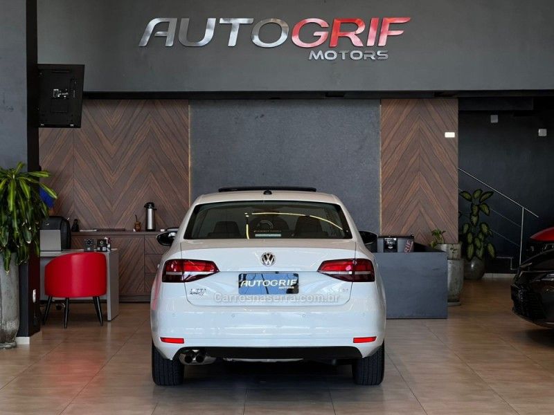VOLKSWAGEN JETTA 1.4 16V TSI COMFORTLINE TIPTRONIC 2017/2017 AUTOGRIF MOTORS CAMPO BOM / Carros no Vale VOLKSWAGEN JETTA 1.4 16V TSI COMFORTLINE TIPTRONIC 2017/2017 AUTOGRIF MOTORS CAMPO BOM / Carros no Vale