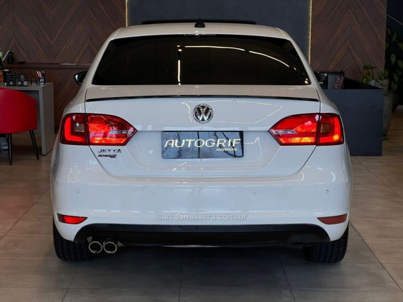 VOLKSWAGEN JETTA 2.0 COMFORTLINE TIPTRONIC 2012/2013 AUTOGRIF MOTORS CAMPO BOM / Carros no Vale