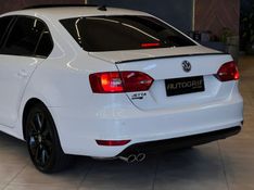 VOLKSWAGEN JETTA 2.0 COMFORTLINE TIPTRONIC 2012/2013 AUTOGRIF MOTORS CAMPO BOM / Carros no Vale