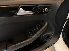 VOLKSWAGEN JETTA 2.0 COMFORTLINE TIPTRONIC 2012/2013 AUTOGRIF MOTORS CAMPO BOM / Carros no Vale