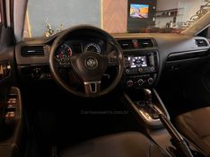 VOLKSWAGEN JETTA 2.0 COMFORTLINE TIPTRONIC 2012/2013 AUTOGRIF MOTORS CAMPO BOM / Carros no Vale
