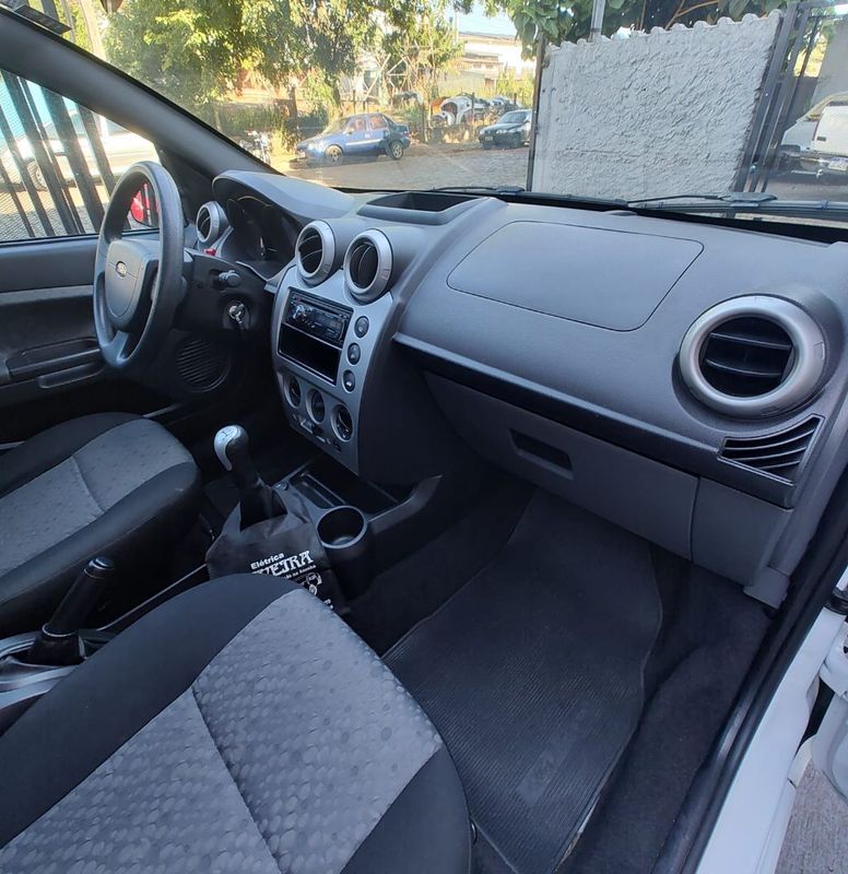 Ford Fiesta 1.6 8V /Class 8V 2012/2013 RENNER AUTOMÓVEIS LAJEADO / Carros no Vale