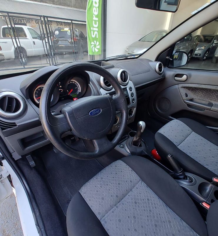 Ford Fiesta 1.6 8V /Class 8V 2012/2013 RENNER AUTOMÓVEIS LAJEADO / Carros no Vale