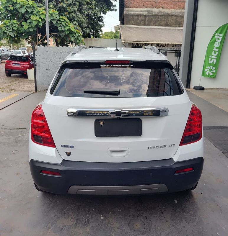CHEVROLET TRACKER LTZ 1.8 16V 4×2 2014/2015 RENNER AUTOMÓVEIS LAJEADO / Carros no Vale