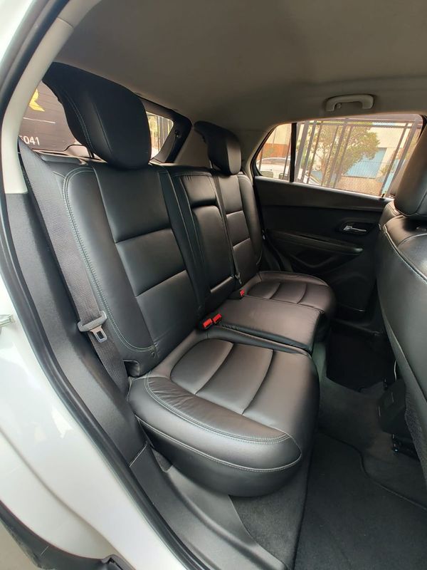 CHEVROLET TRACKER LTZ 1.8 16V 4×2 2014/2015 RENNER AUTOMÓVEIS LAJEADO / Carros no Vale