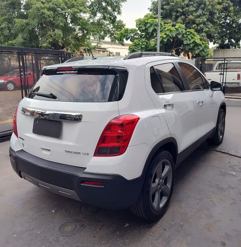 CHEVROLET TRACKER LTZ 1.8 16V 4×2 2014/2015 RENNER AUTOMÓVEIS LAJEADO / Carros no Vale