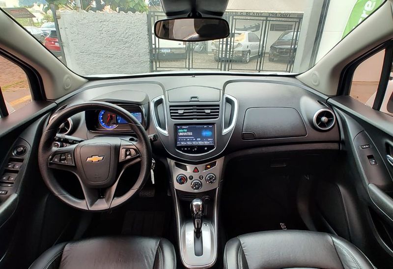 CHEVROLET TRACKER LTZ 1.8 16V 4×2 2014/2015 RENNER AUTOMÓVEIS LAJEADO / Carros no Vale