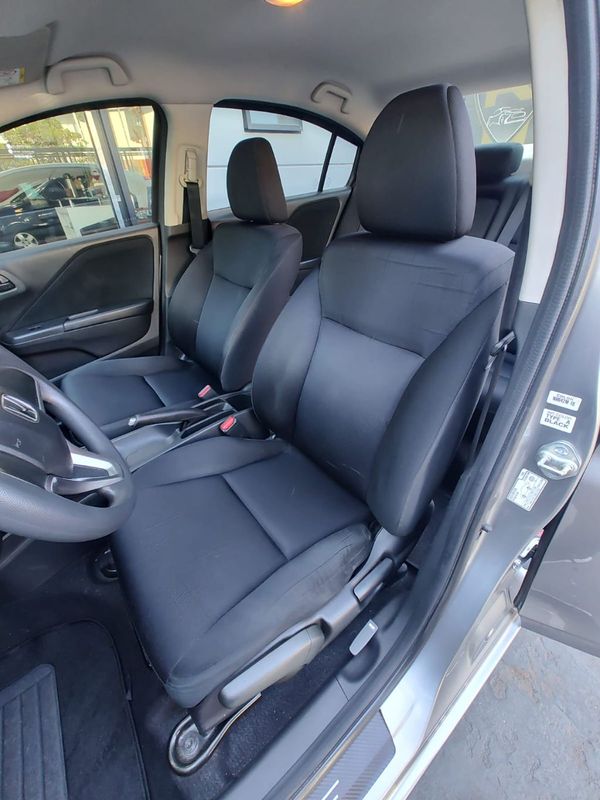 Honda CITY Sedan LX 1.5 16V 2014/2015 RENNER AUTOMÓVEIS LAJEADO / Carros no Vale Honda CITY Sedan LX 1.5 16V 2014/2015 RENNER AUTOMÓVEIS LAJEADO / Carros no Vale