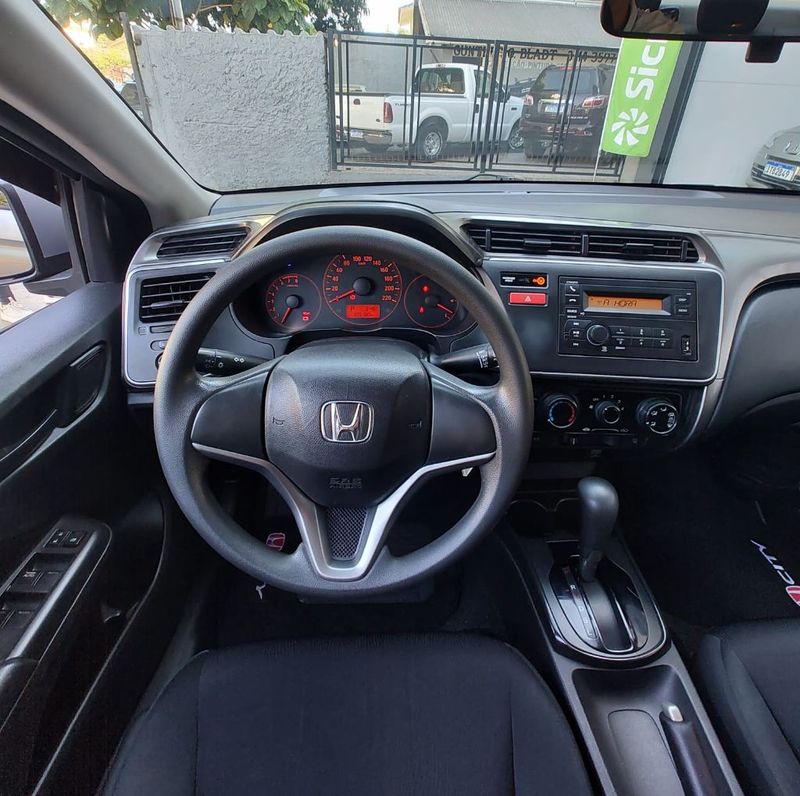 Honda CITY Sedan LX 1.5 16V 2014/2015 RENNER AUTOMÓVEIS LAJEADO / Carros no Vale Honda CITY Sedan LX 1.5 16V 2014/2015 RENNER AUTOMÓVEIS LAJEADO / Carros no Vale