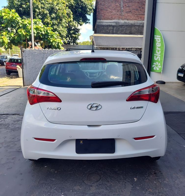 Hyundai HB20 Premium 1.6 16V Mec. 2014/2014 RENNER AUTOMÓVEIS LAJEADO / Carros no Vale