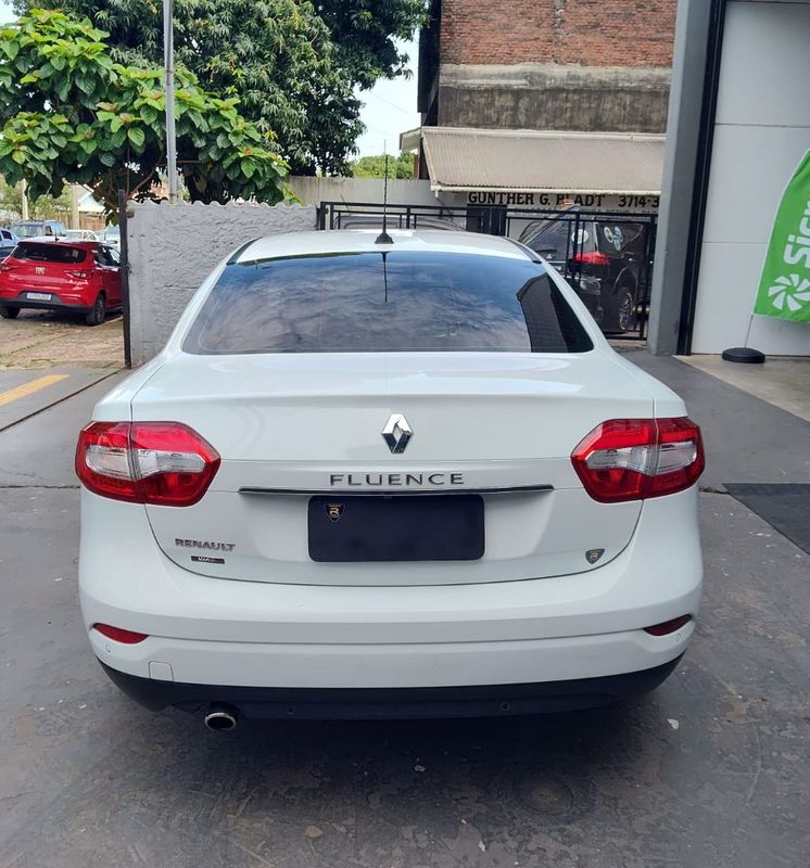 Renault FLUENCE Sedan Privilège 2.0 16V 2015/2016 RENNER AUTOMÓVEIS LAJEADO / Carros no Vale Renault FLUENCE Sedan Privilège 2.0 16V 2015/2016 RENNER AUTOMÓVEIS LAJEADO / Carros no Vale