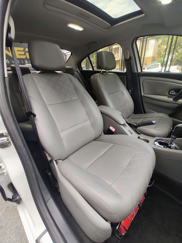 Renault FLUENCE Sedan Privilège 2.0 16V 2015/2016 RENNER AUTOMÓVEIS LAJEADO / Carros no Vale Renault FLUENCE Sedan Privilège 2.0 16V 2015/2016 RENNER AUTOMÓVEIS LAJEADO / Carros no Vale
