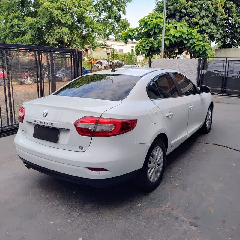 Renault FLUENCE Sedan Privilège 2.0 16V 2015/2016 RENNER AUTOMÓVEIS LAJEADO / Carros no Vale Renault FLUENCE Sedan Privilège 2.0 16V 2015/2016 RENNER AUTOMÓVEIS LAJEADO / Carros no Vale