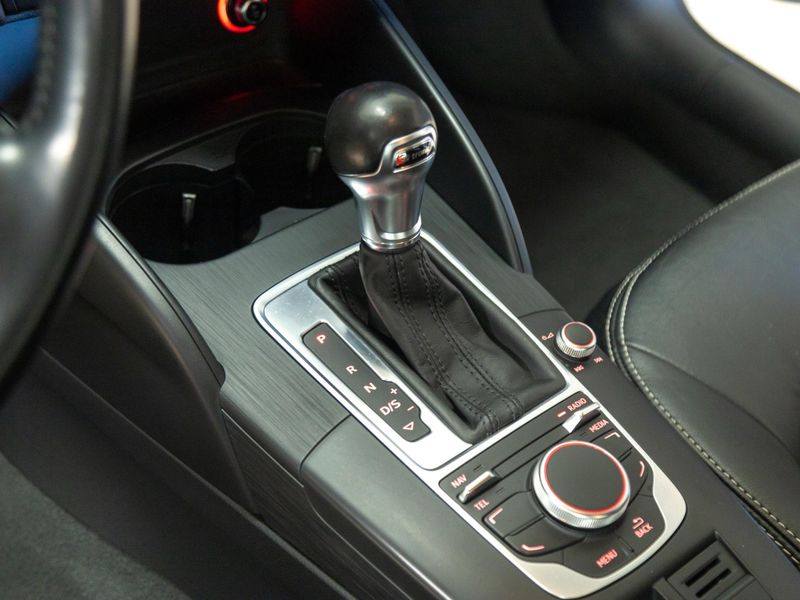 AUDI A3 1.4 TFSI SEDAN 16V S-TRONIC 2014/2015 PASTORE CAR COLLECTION BENTO GONÇALVES / Carros no Vale AUDI A3 1.4 TFSI SEDAN 16V S-TRONIC 2014/2015 PASTORE CAR COLLECTION BENTO GONÇALVES / Carros no Vale