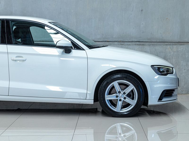 AUDI A3 1.4 TFSI SEDAN 16V S-TRONIC 2014/2015 PASTORE CAR COLLECTION BENTO GONÇALVES / Carros no Vale AUDI A3 1.4 TFSI SEDAN 16V S-TRONIC 2014/2015 PASTORE CAR COLLECTION BENTO GONÇALVES / Carros no Vale