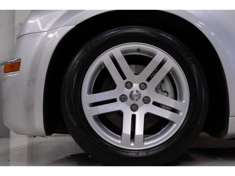 CHRYSLER 300 C 5.7 HEMI TOURING V8 16V 2005/2006 PASTORE CAR COLLECTION BENTO GONÇALVES / Carros no Vale