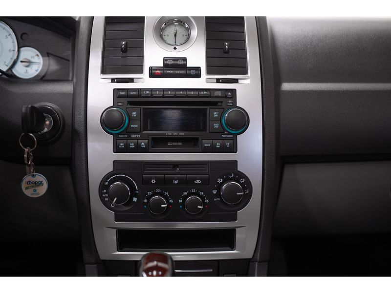 CHRYSLER 300 C 5.7 HEMI TOURING V8 16V 2005/2006 PASTORE CAR COLLECTION BENTO GONÇALVES / Carros no Vale