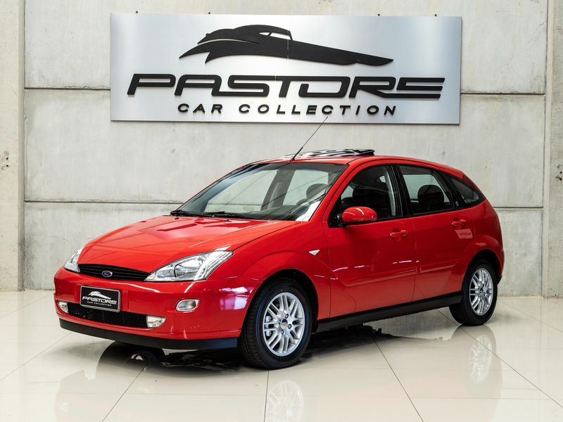 FORD FOCUS 2.0 GHIA 16V 2001/2001 PASTORE CAR COLLECTION BENTO GONÇALVES / Carros no Vale