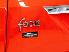 FORD FOCUS 2.0 GHIA 16V 2001/2001 PASTORE CAR COLLECTION BENTO GONÇALVES / Carros no Vale