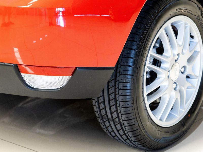 FORD FOCUS 2.0 GHIA 16V 2001/2001 PASTORE CAR COLLECTION BENTO GONÇALVES / Carros no Vale