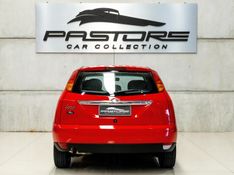 FORD FOCUS 2.0 GHIA 16V 2001/2001 PASTORE CAR COLLECTION BENTO GONÇALVES / Carros no Vale