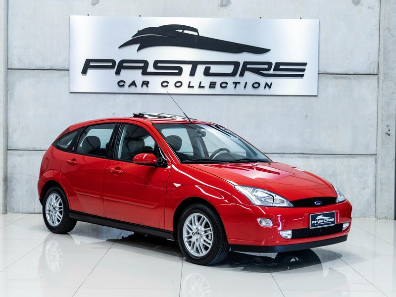 FORD FOCUS 2.0 GHIA 16V 2001/2001 PASTORE CAR COLLECTION BENTO GONÇALVES / Carros no Vale