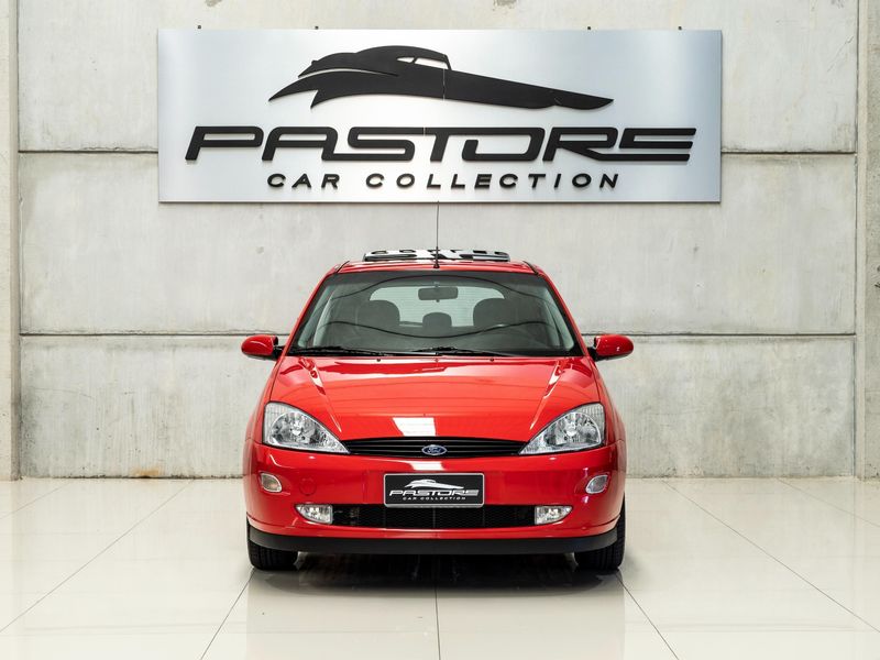 FORD FOCUS 2.0 GHIA 16V 2001/2001 PASTORE CAR COLLECTION BENTO GONÇALVES / Carros no Vale