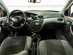 FORD FOCUS 2.0 GHIA 16V 2001/2001 PASTORE CAR COLLECTION BENTO GONÇALVES / Carros no Vale