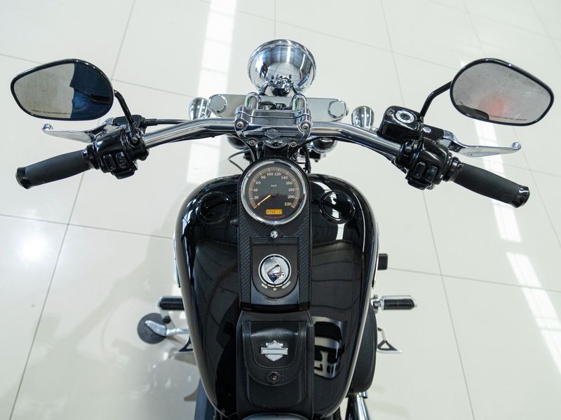 HARLEY-DAVIDSON SOFTAIL CUSTOM SOFTAIL CUSTOM 2008/2008 PASTORE CAR COLLECTION BENTO GONÇALVES / Carros no Vale HARLEY-DAVIDSON SOFTAIL CUSTOM SOFTAIL CUSTOM 2008/2008 PASTORE CAR COLLECTION BENTO GONÇALVES / Carros no Vale