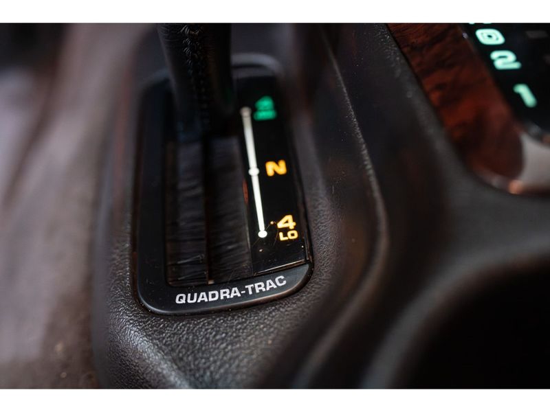 JEEP GRAND CHEROKEE 5.9 LIMITED LX 4X4 V8 16V 1998/1998 PASTORE CAR COLLECTION BENTO GONÇALVES / Carros no Vale