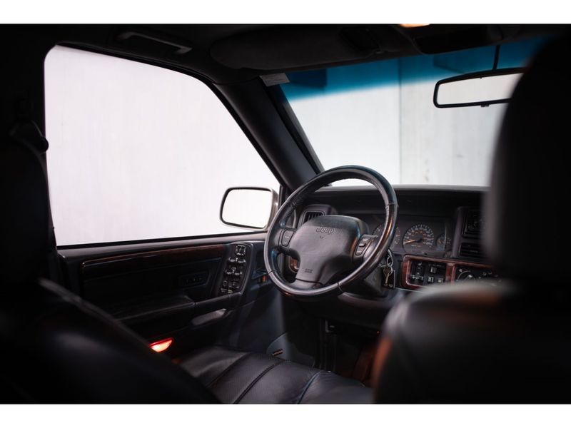 JEEP GRAND CHEROKEE 5.9 LIMITED LX 4X4 V8 16V 1998/1998 PASTORE CAR COLLECTION BENTO GONÇALVES / Carros no Vale