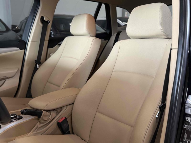 BMW X1 2.0 16V TURBO ACTIVEFLEX SDRIVE20I X-LINE 2015/2015 LEHMEN VEÍCULOS VENÂNCIO AIRES / Carros no Vale