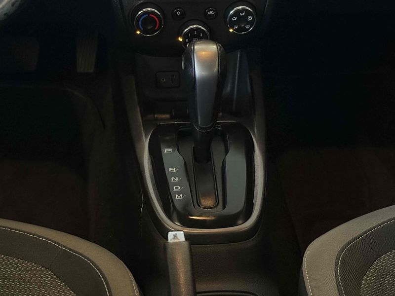 CHEVROLET PRISMA 1.4 MPFI LT 8V 2013/2014 LEHMEN VEÍCULOS VENÂNCIO AIRES / Carros no Vale