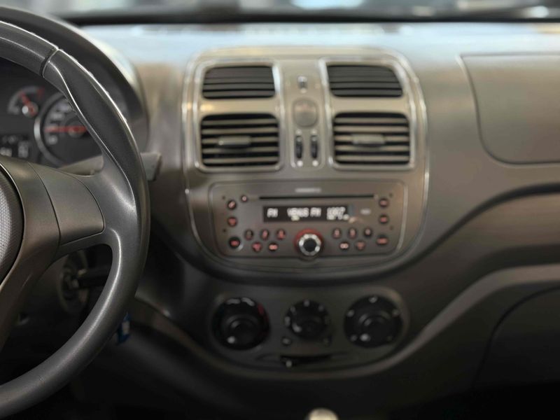 FIAT GRAND SIENA 1.6 MPI ESSENCE 16V AUTOMATIZADO 2013/2013 LEHMEN VEÍCULOS VENÂNCIO AIRES / Carros no Vale