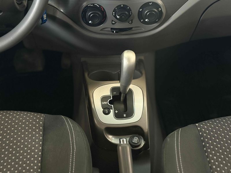 FIAT GRAND SIENA 1.6 MPI ESSENCE 16V AUTOMATIZADO 2013/2013 LEHMEN VEÍCULOS VENÂNCIO AIRES / Carros no Vale