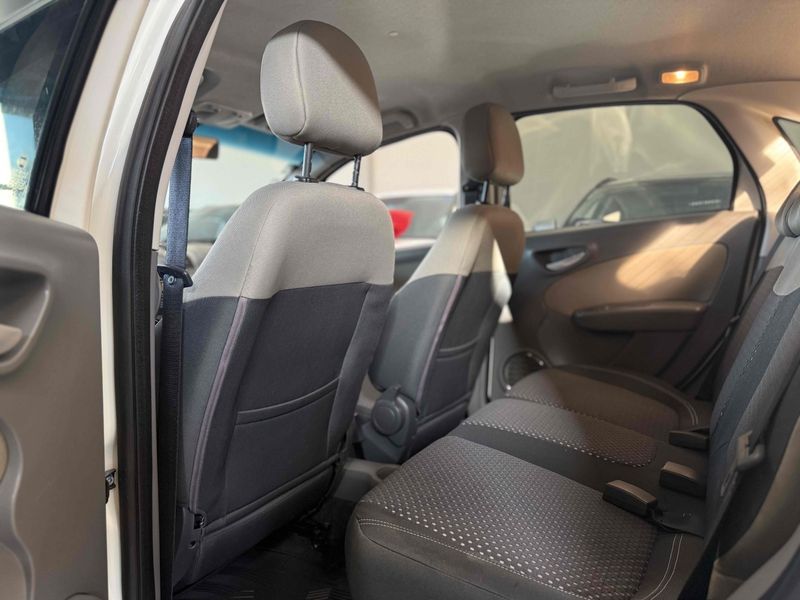 FIAT GRAND SIENA 1.6 MPI ESSENCE 16V AUTOMATIZADO 2013/2013 LEHMEN VEÍCULOS VENÂNCIO AIRES / Carros no Vale