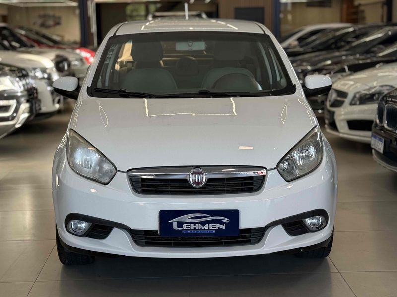 FIAT GRAND SIENA 1.6 MPI ESSENCE 16V AUTOMATIZADO 2013/2013 LEHMEN VEÍCULOS VENÂNCIO AIRES / Carros no Vale