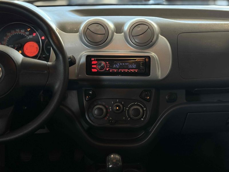 FIAT UNO 1.4 EVO ATTRACTIVE 8V 2013/2013 LEHMEN VEÍCULOS VENÂNCIO AIRES / Carros no Vale