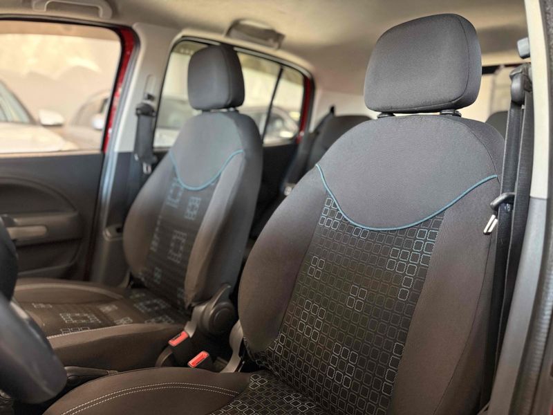 FIAT UNO 1.4 EVO ATTRACTIVE 8V 2013/2013 LEHMEN VEÍCULOS VENÂNCIO AIRES / Carros no Vale