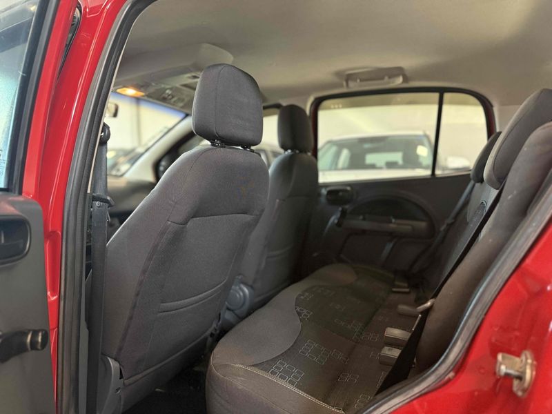 FIAT UNO 1.4 EVO ATTRACTIVE 8V 2013/2013 LEHMEN VEÍCULOS VENÂNCIO AIRES / Carros no Vale