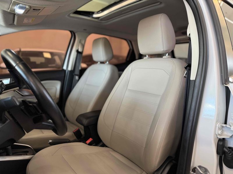 FORD ECOSPORT 2.0 DIRECT TITANIUM 2017/2018 LEHMEN VEÍCULOS VENÂNCIO AIRES / Carros no Vale