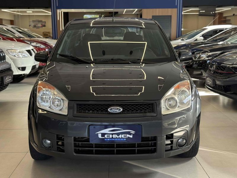 FORD FIESTA 1.6 MPI CLASS SEDAN 8V 2009/2010 LEHMEN VEÍCULOS VENÂNCIO AIRES / Carros no Vale